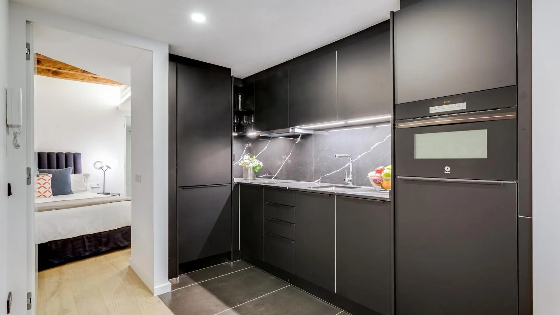 Caterina Correos Apartman Barcelona