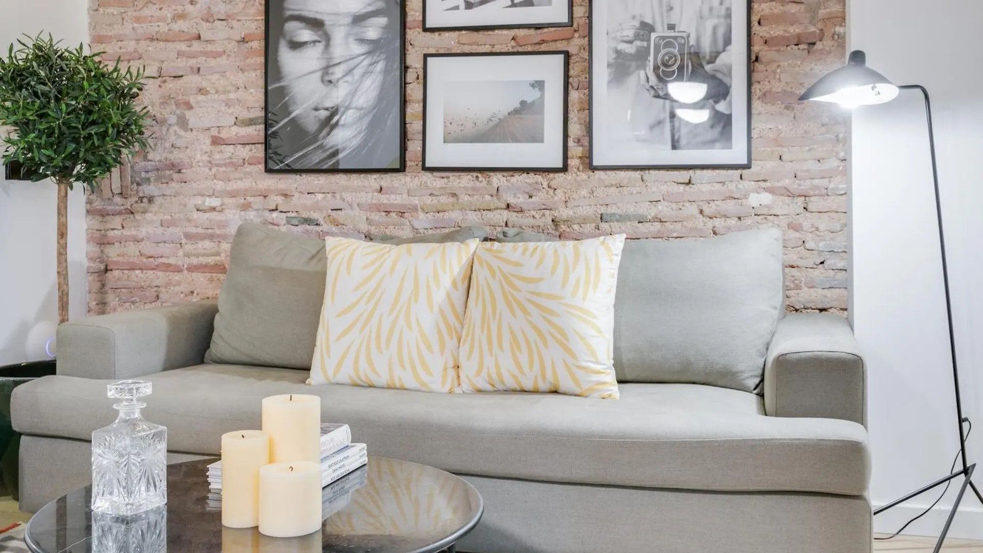 Caterina Correos Apartman Barcelona