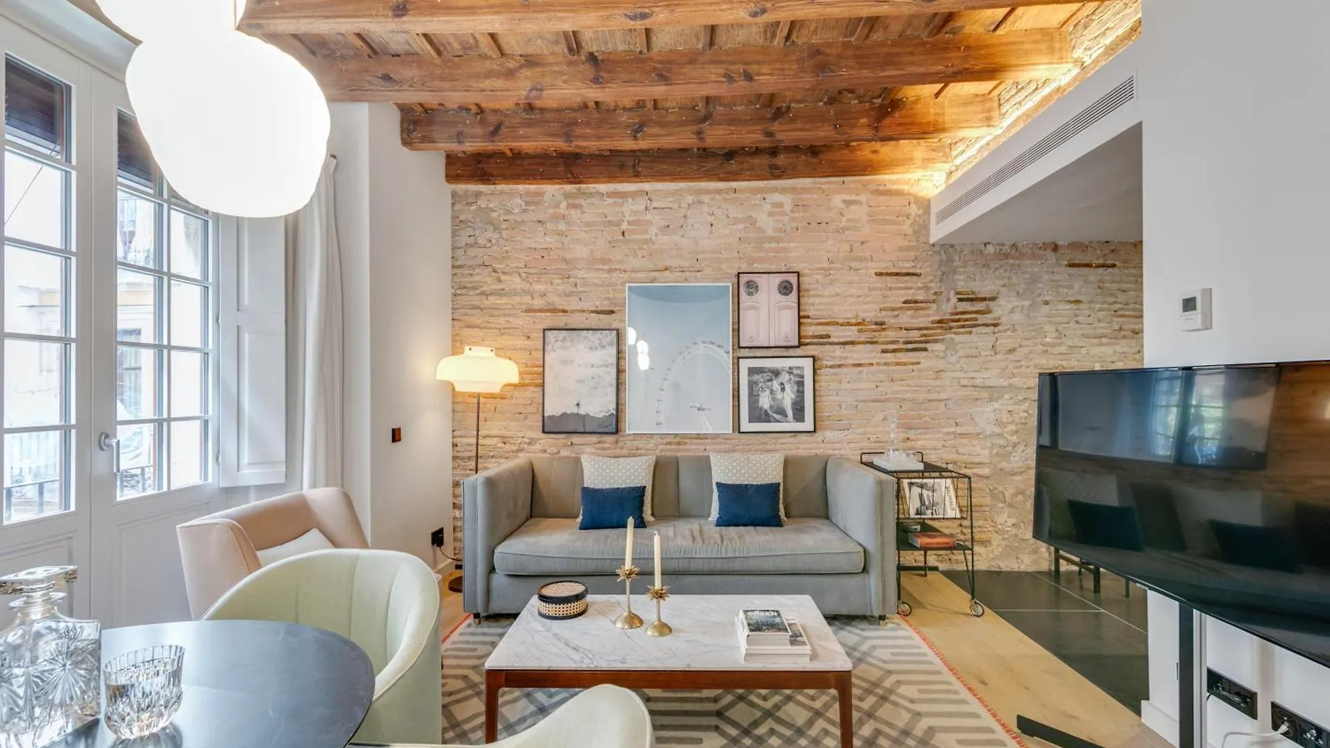 Caterina Correos Apartment Barcelona