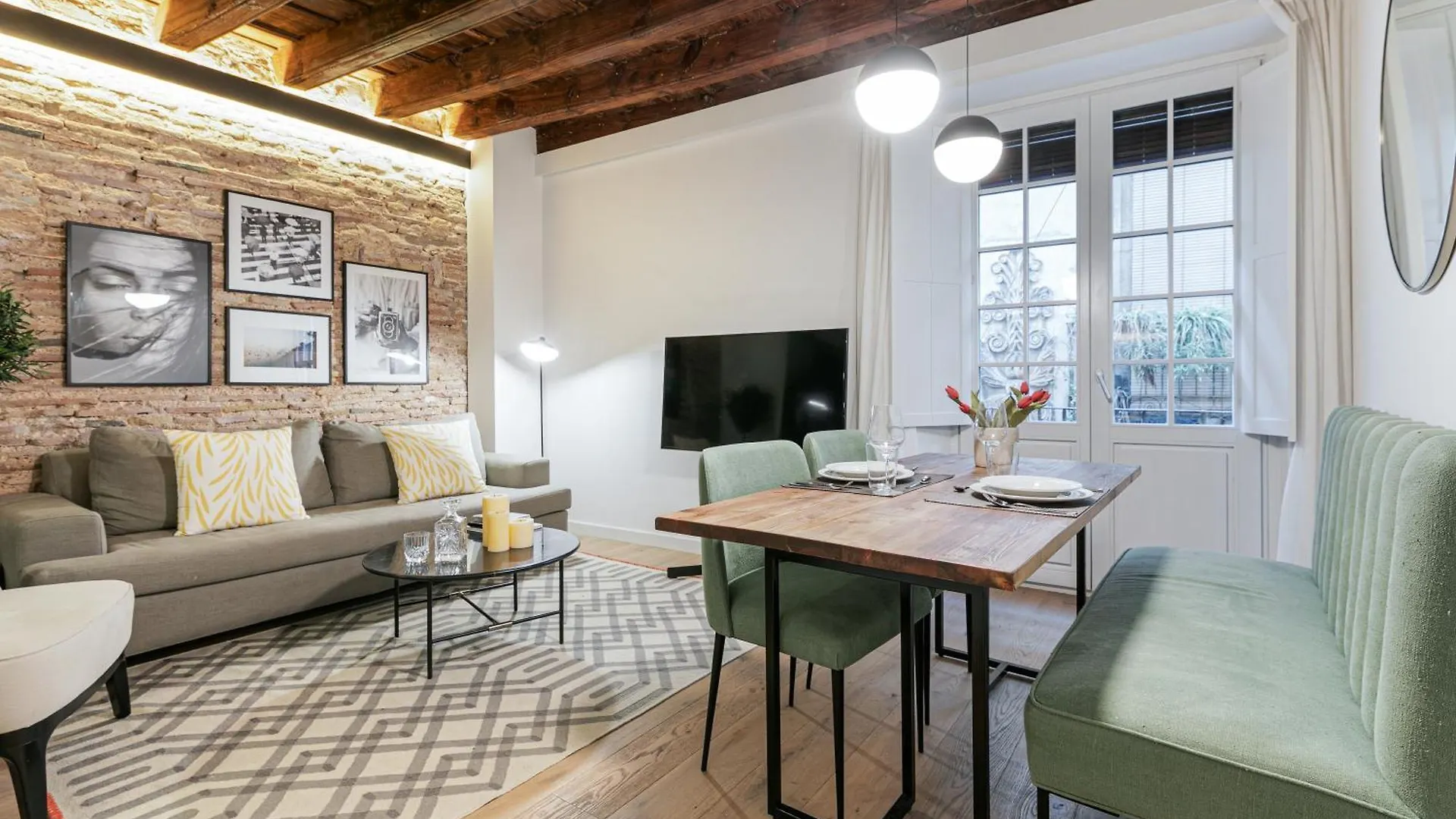 Caterina Correos Apartment Barcelona