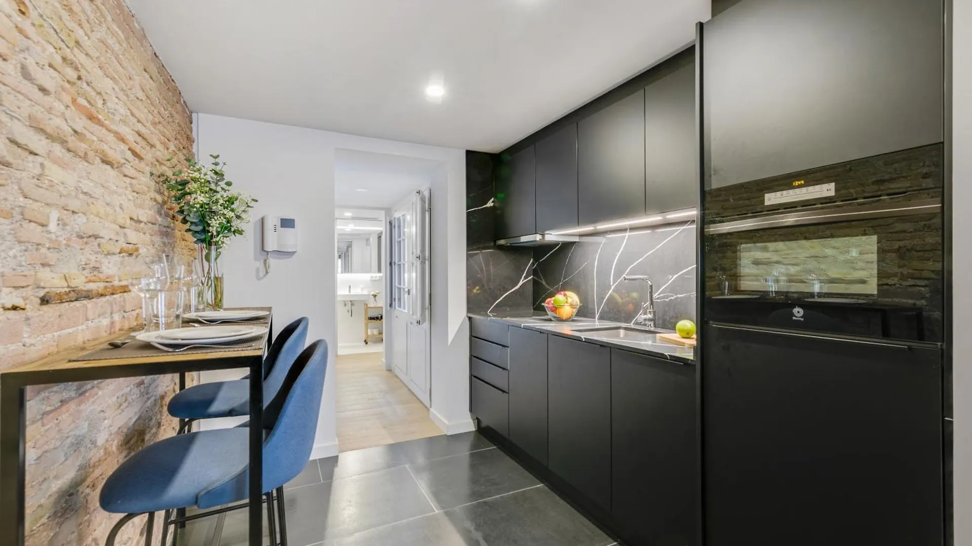 Caterina Correos Apartment Barcelona