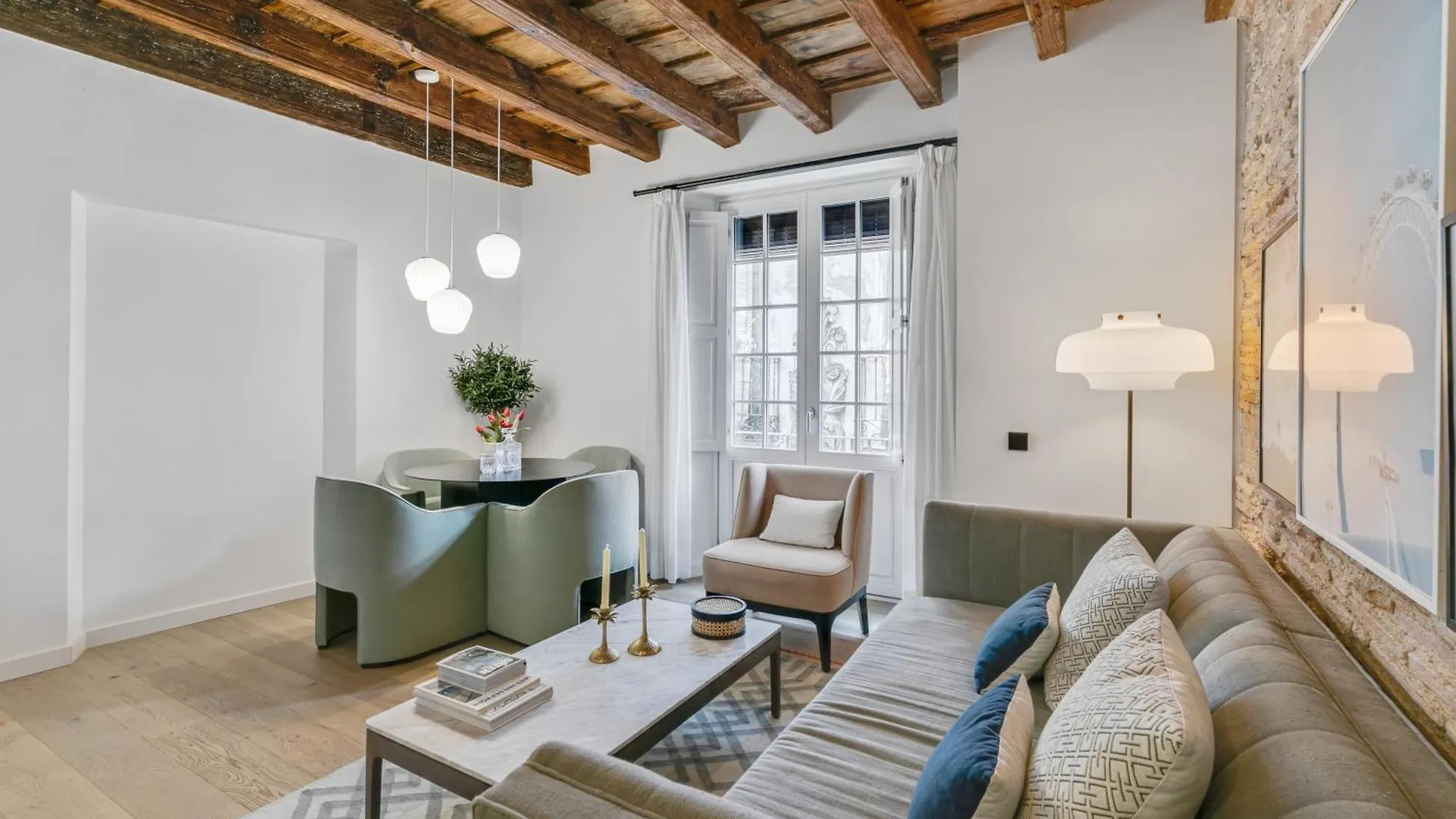Caterina Correos Apartment Barcelona