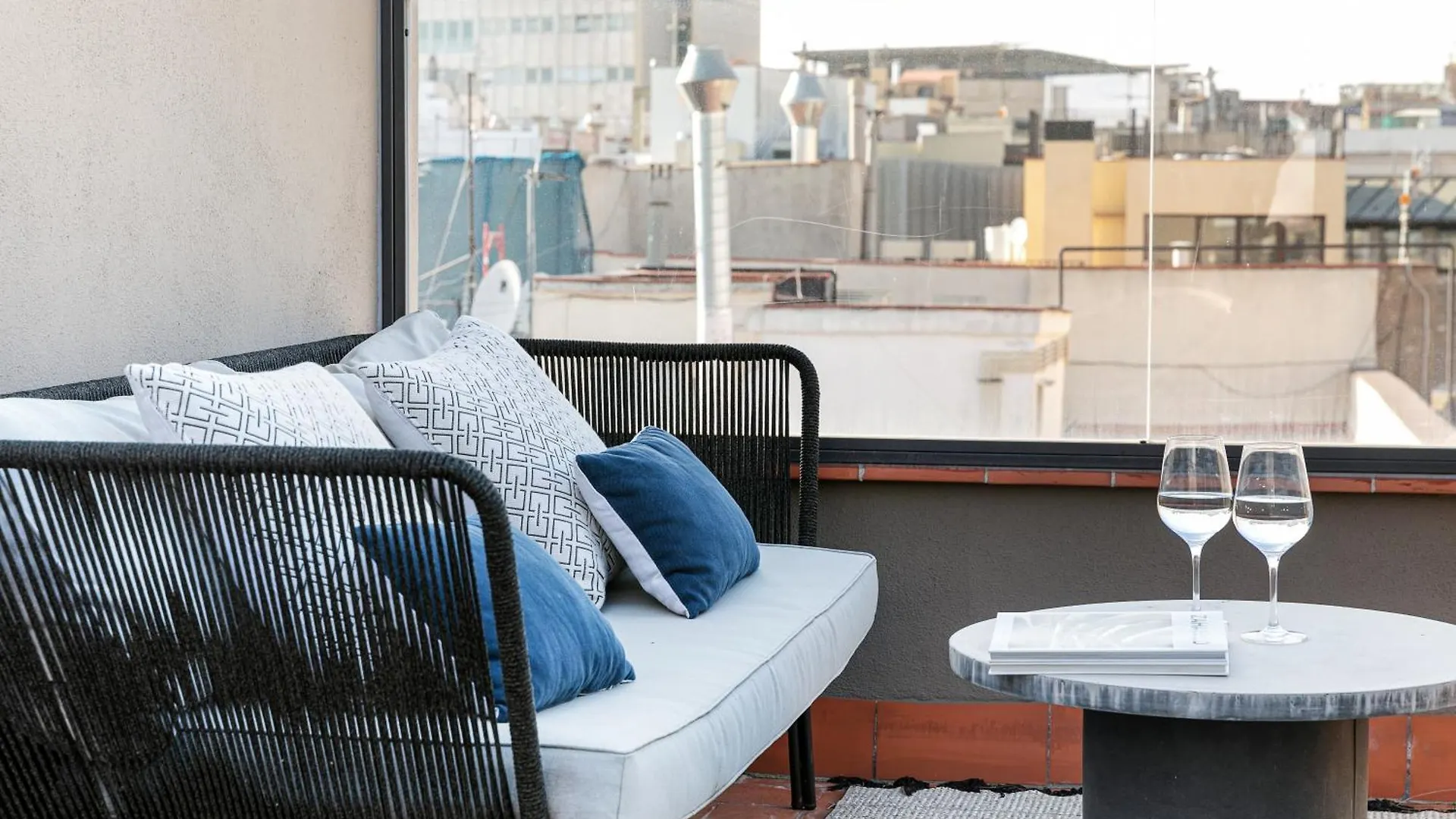 Caterina Correos Apartment Barcelona