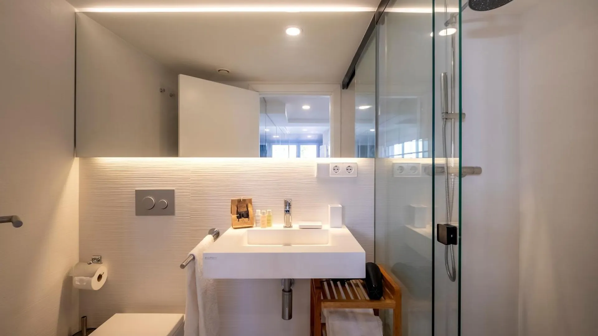 Caterina Correos Apartment Barcelona Spain