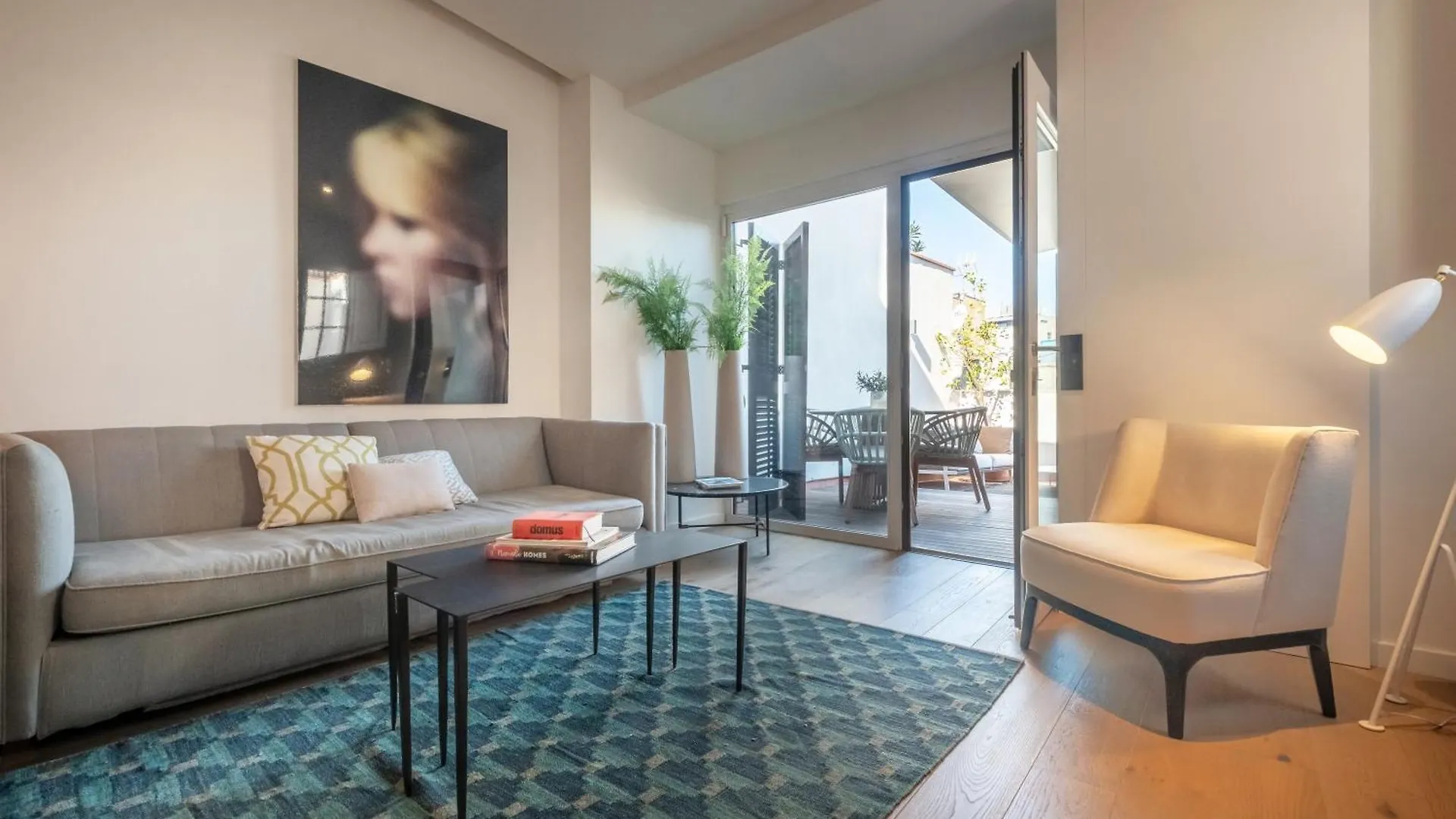 Caterina Correos Apartment Barcelona