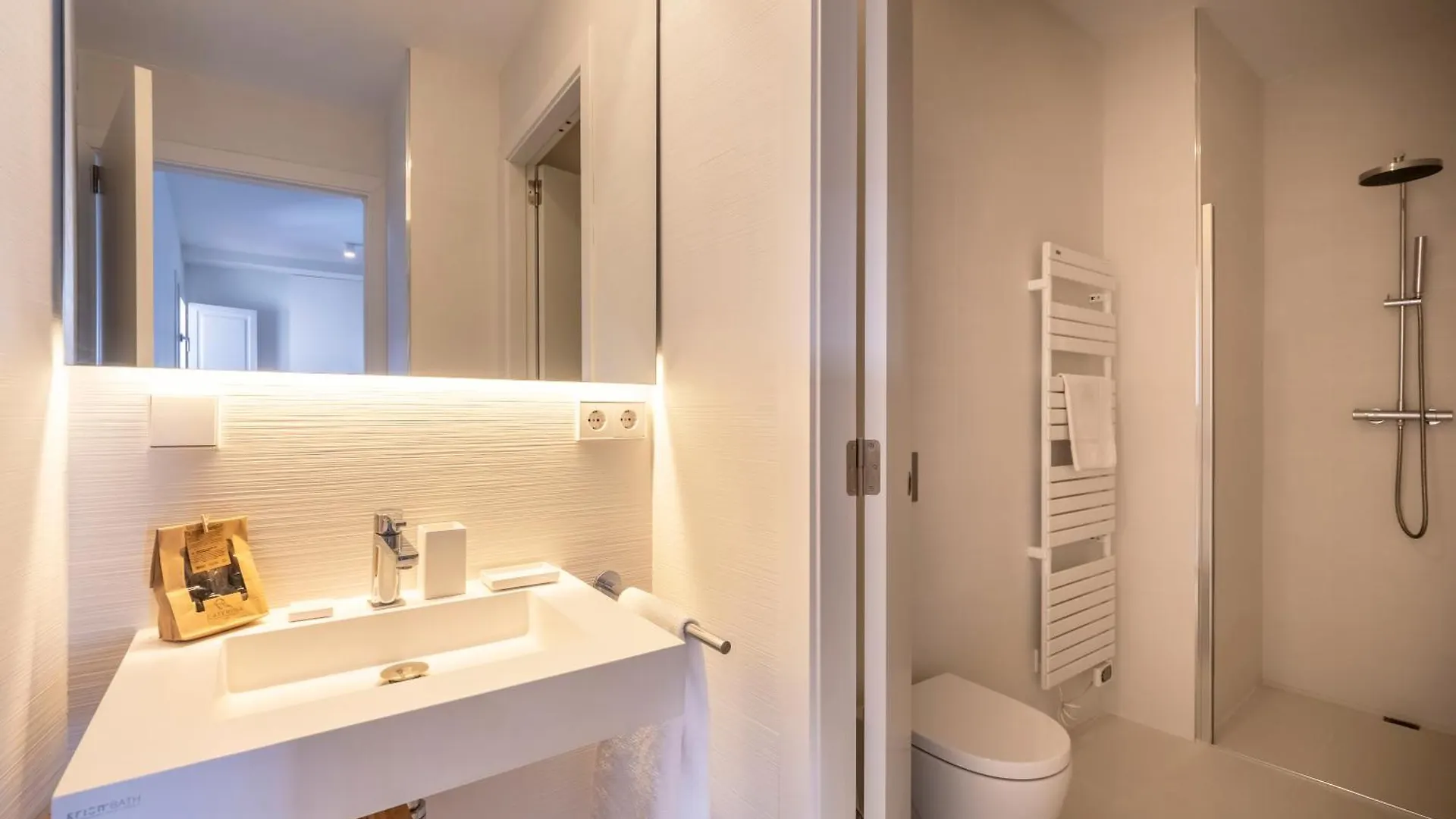 Caterina Correos Apartment Barcelona